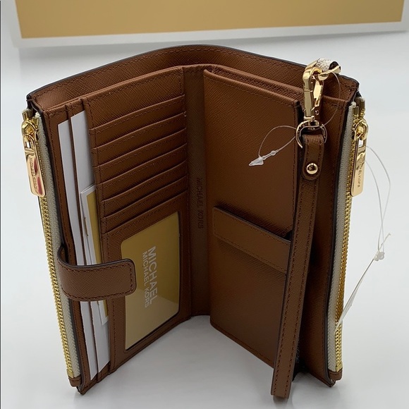 MICHAEL KORS LG DOUBLE ZIP WRISTLET VANILLA - Picture 14 of 16